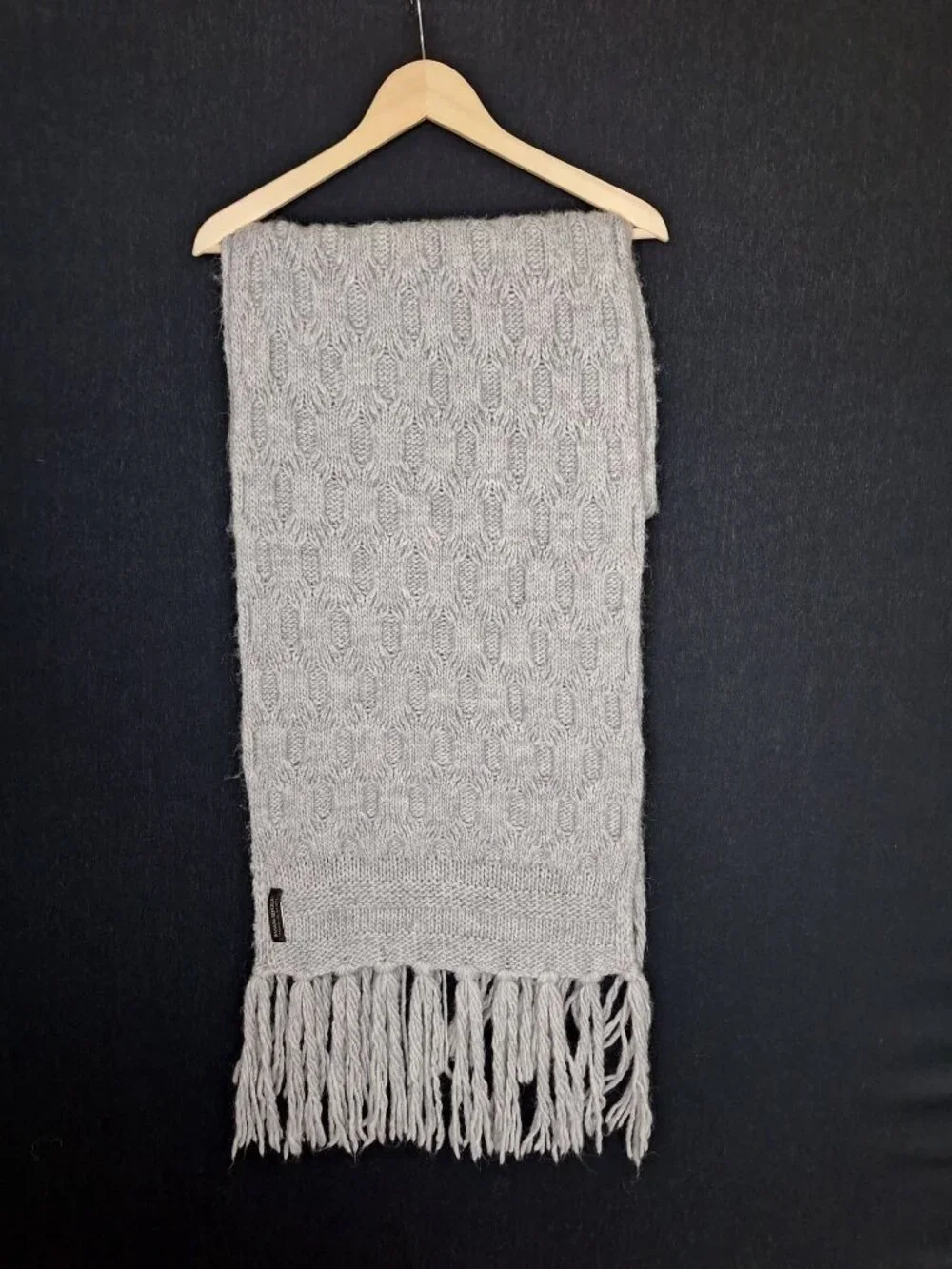 💙 Banana Republic Italian Yarn Oversized Cable Knit Scarf Gray Fringe 82